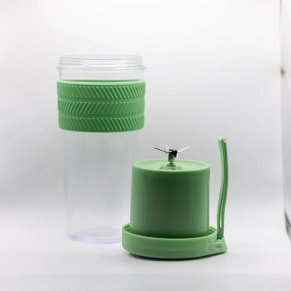 LIQUIDIFICADOR PORTATIL ELECTRICO (ZZB 6)