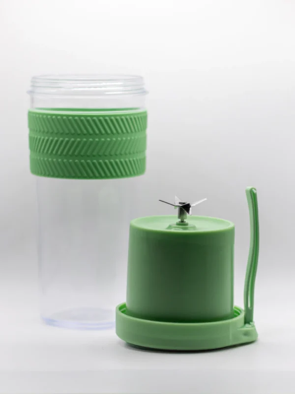 LIQUIDIFICADOR PORTATIL ELECTRICO (ZZB 6)